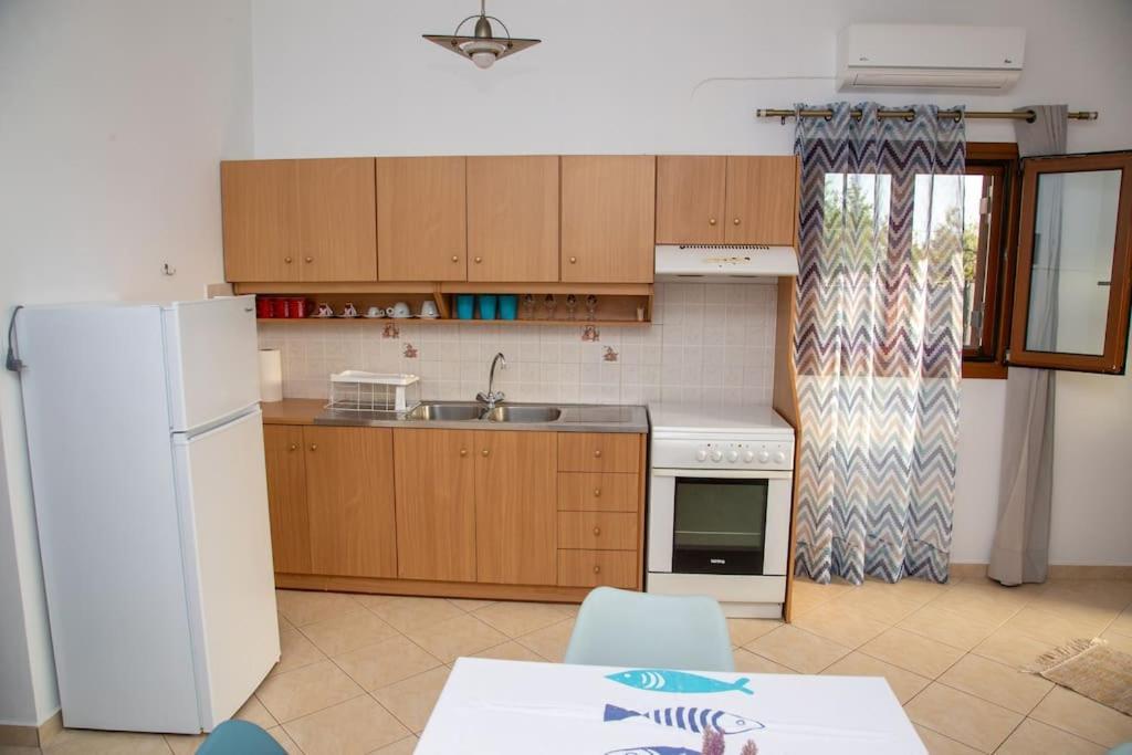 Appartamento Εξοχη Και Θαλασσα Makrýgialos Esterno foto